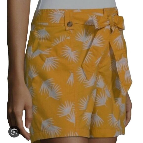 Liz Claiborne Shorts Women's Size 4 With Matching Belt Yellow With White Palms - Picture 1 of 12